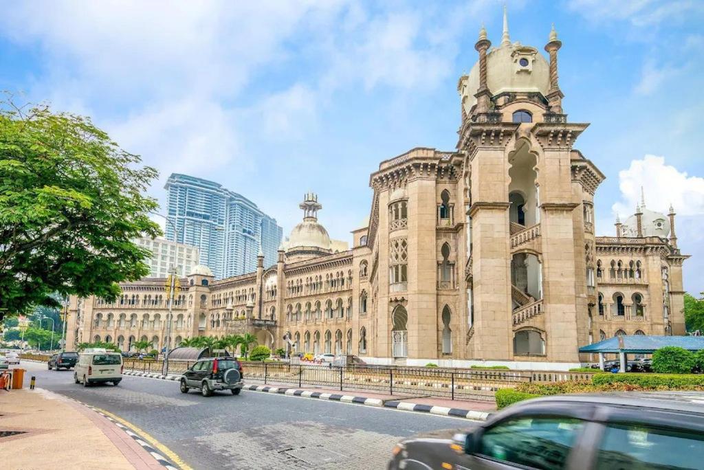 Cozy In Center With Free Parking -1d Apartemen